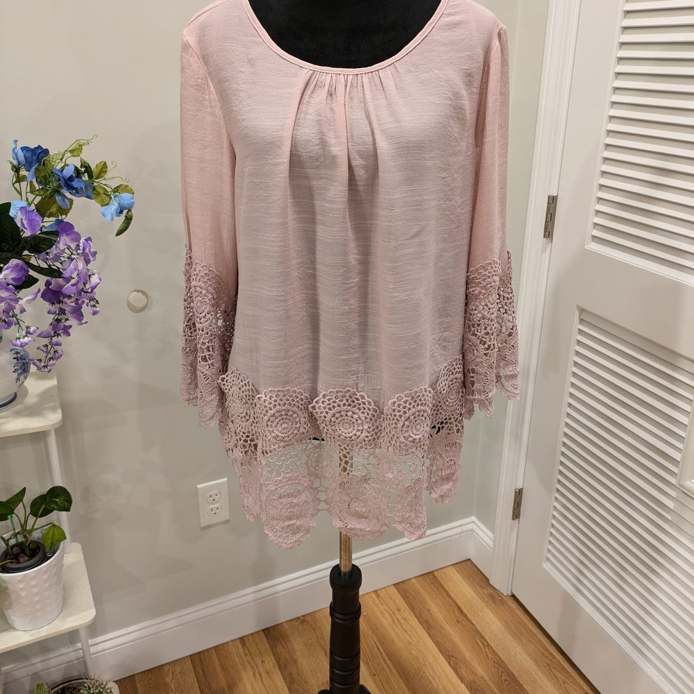 Unique Spectrum Cream Embellished 3/4 Sleeve Blouse